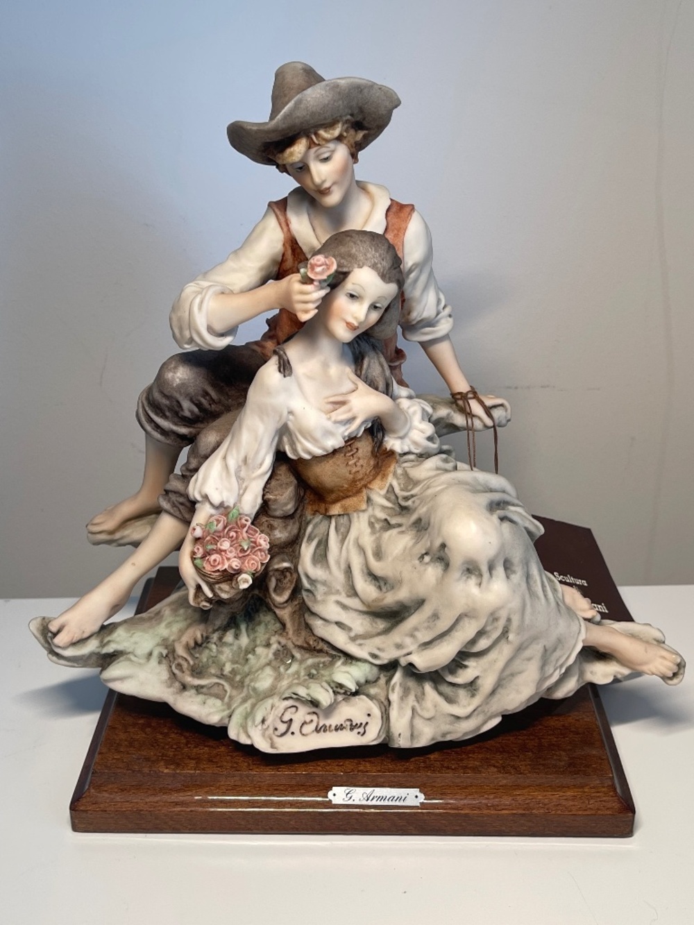 RARE SIGNED 10'' Giuseppe Armani Pocelain boy girl love scene country lovers